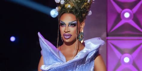 Yvie Oddly drops new nude to promote book 'All About Yvie'.